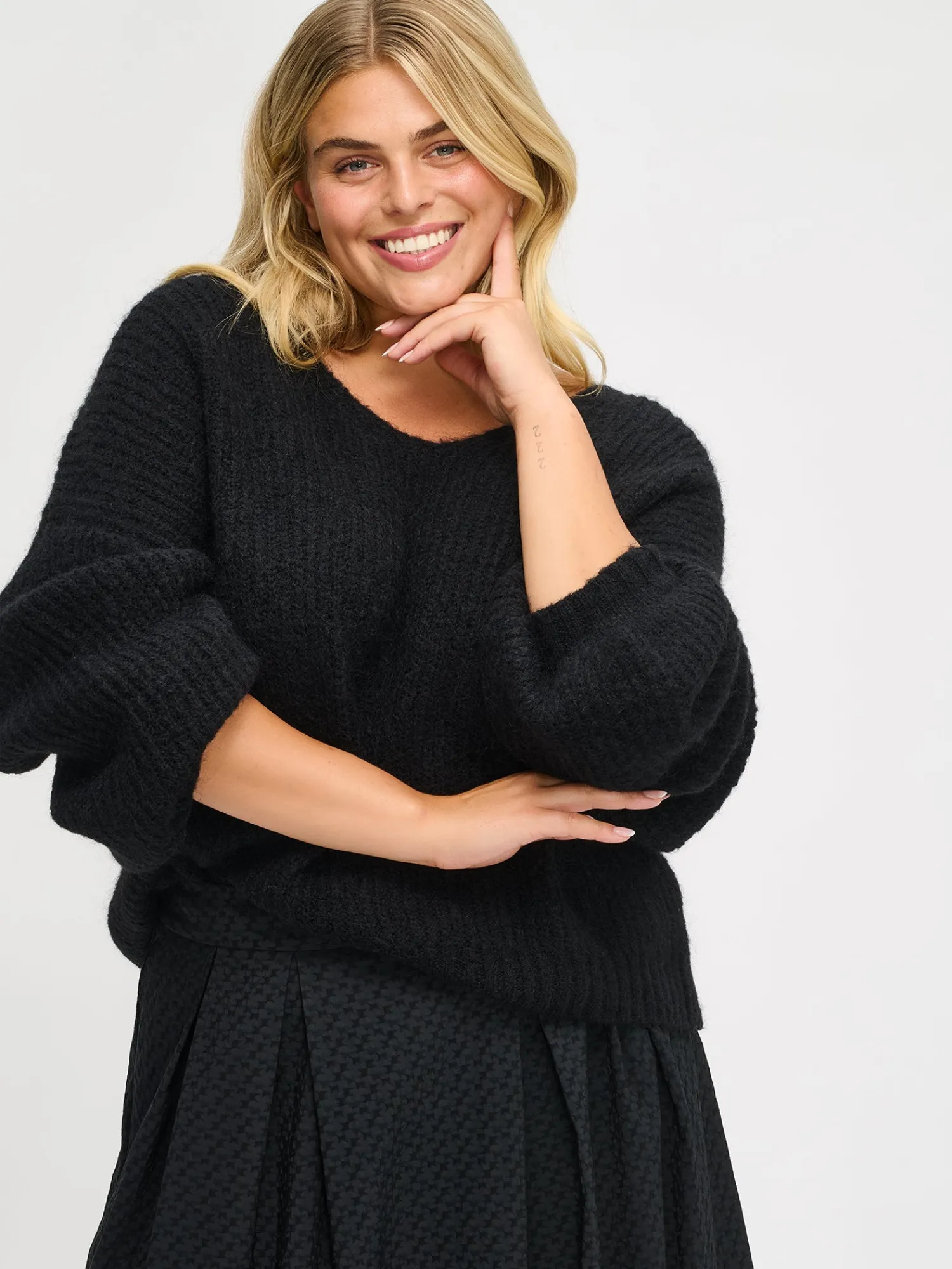 Nanso Neuleet*KARAMELLI neulepusero V-pääntiellä -