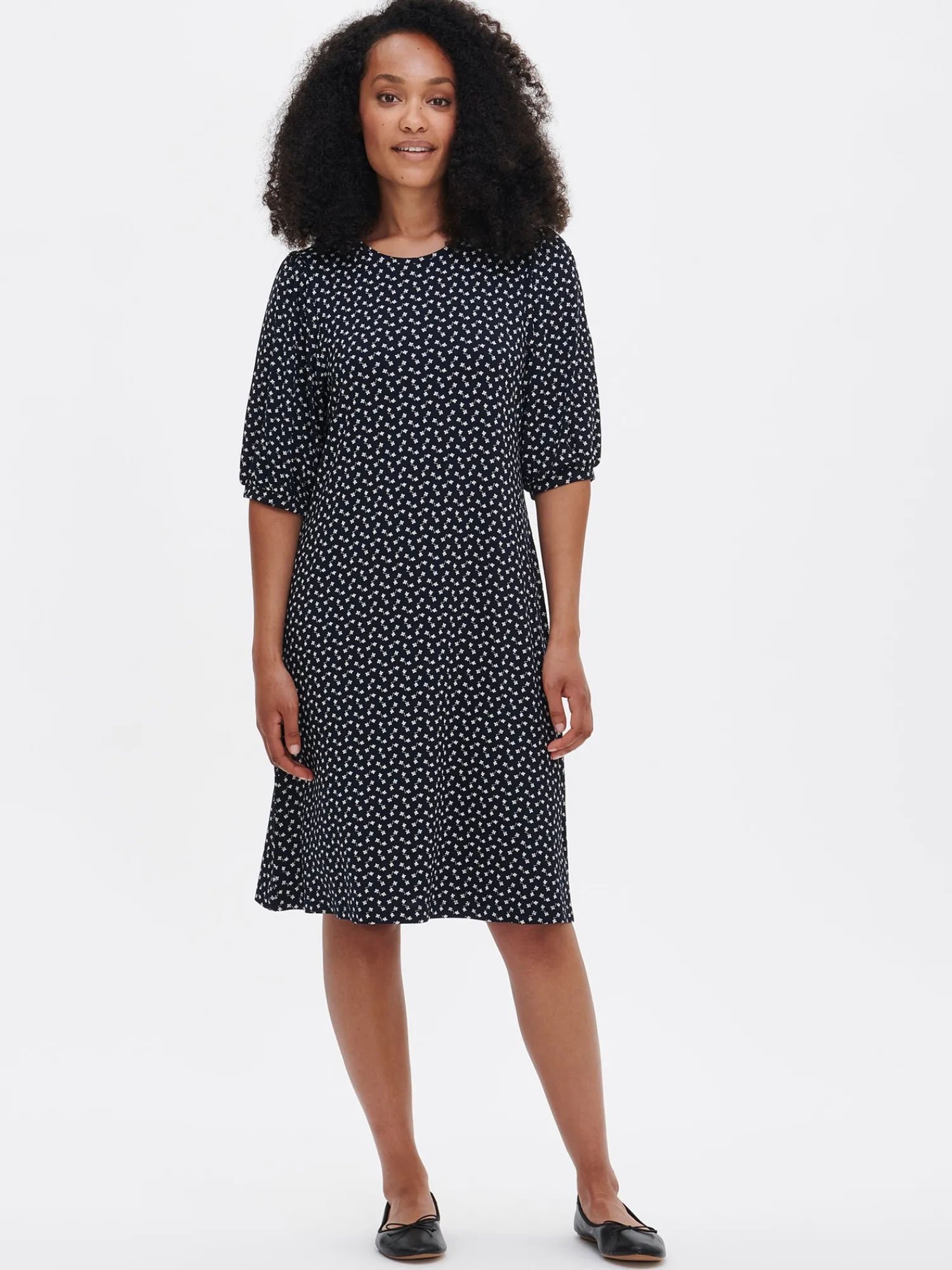 Nanso Mekot*LILIANA lyhyt trikoomekko -