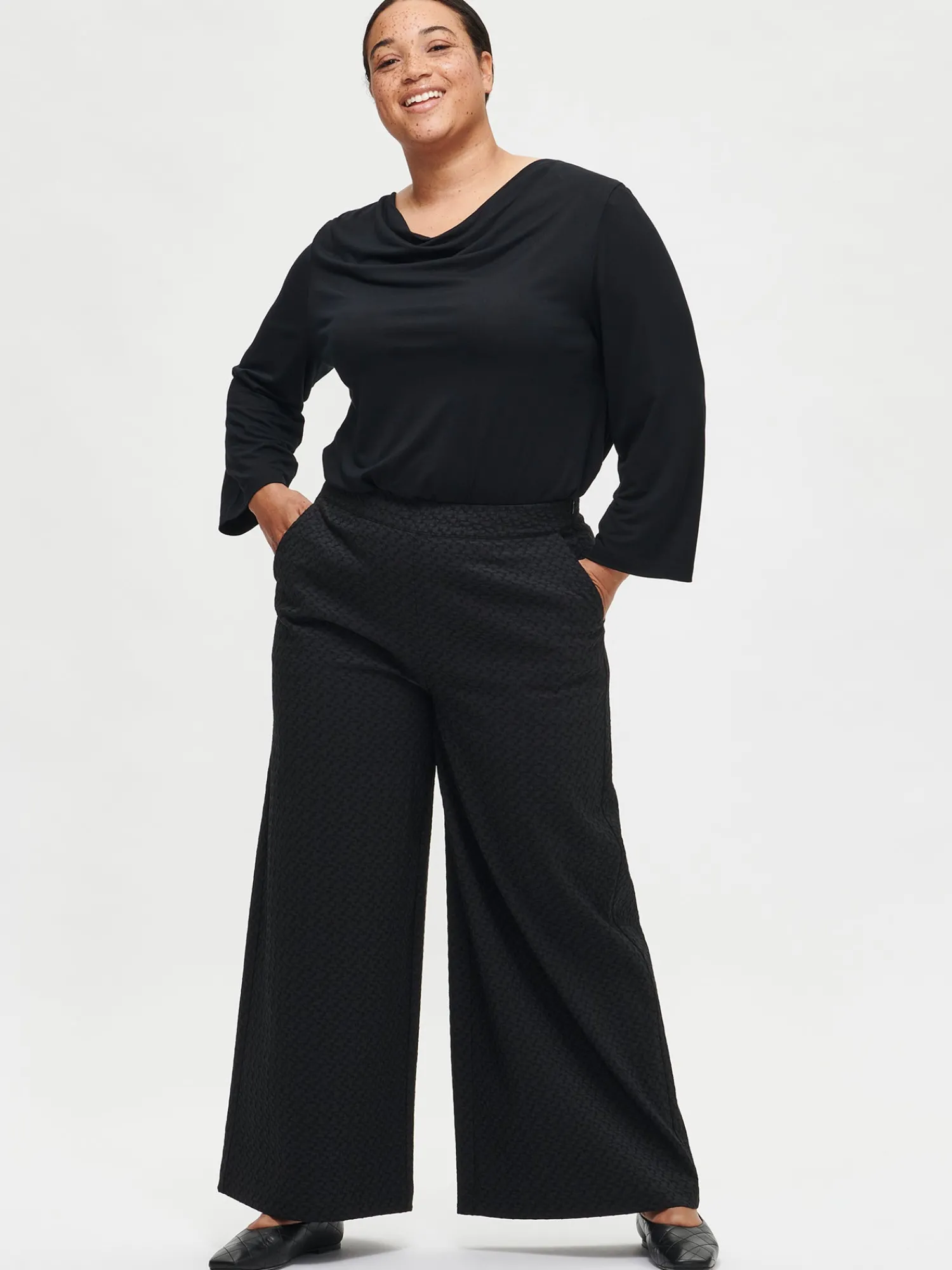 Nanso Housut Ja Farkut|Suosituimmat*RELIEFI housut -