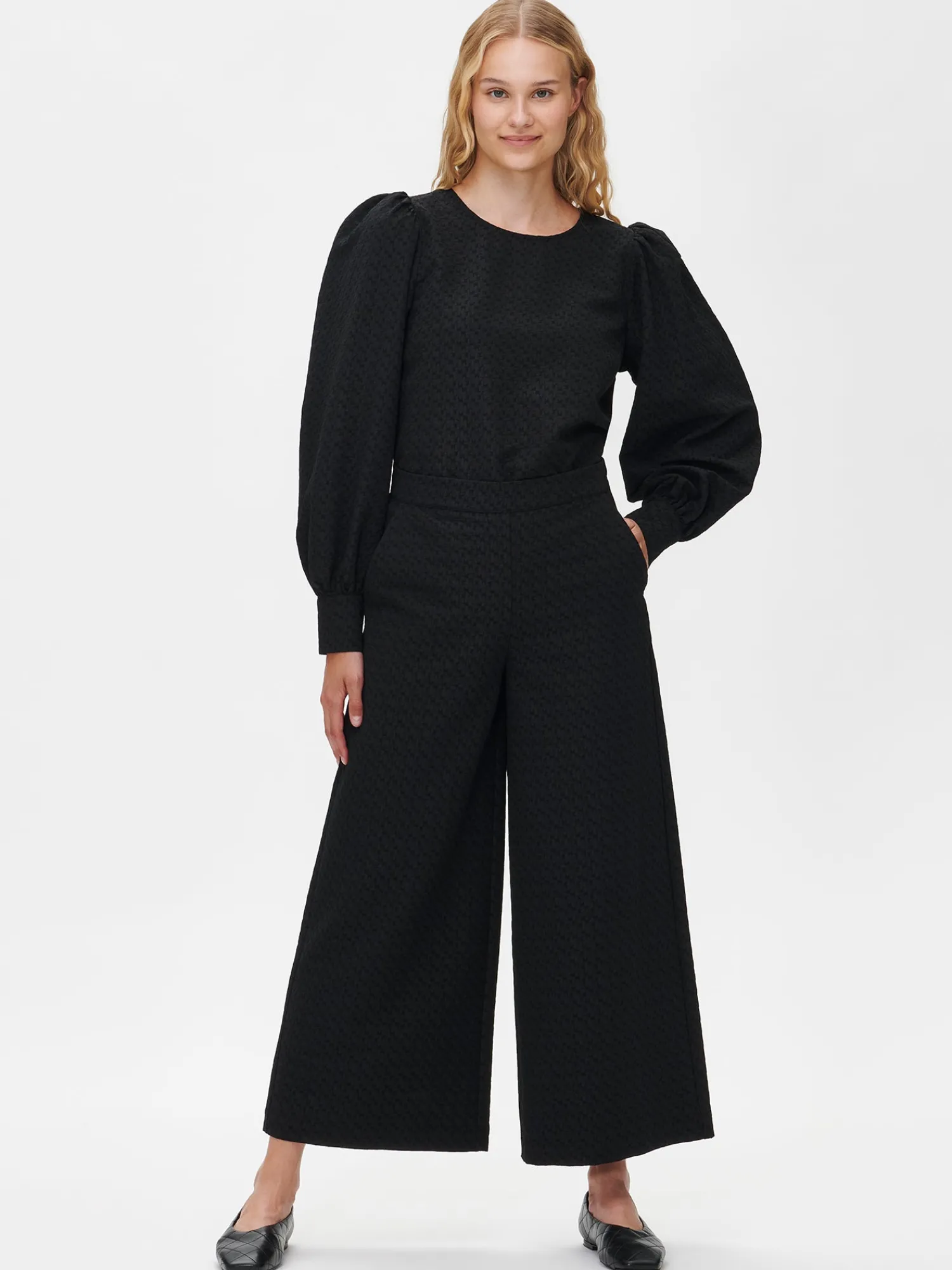 Nanso Housut Ja Farkut|Suosituimmat*RELIEFI housut -