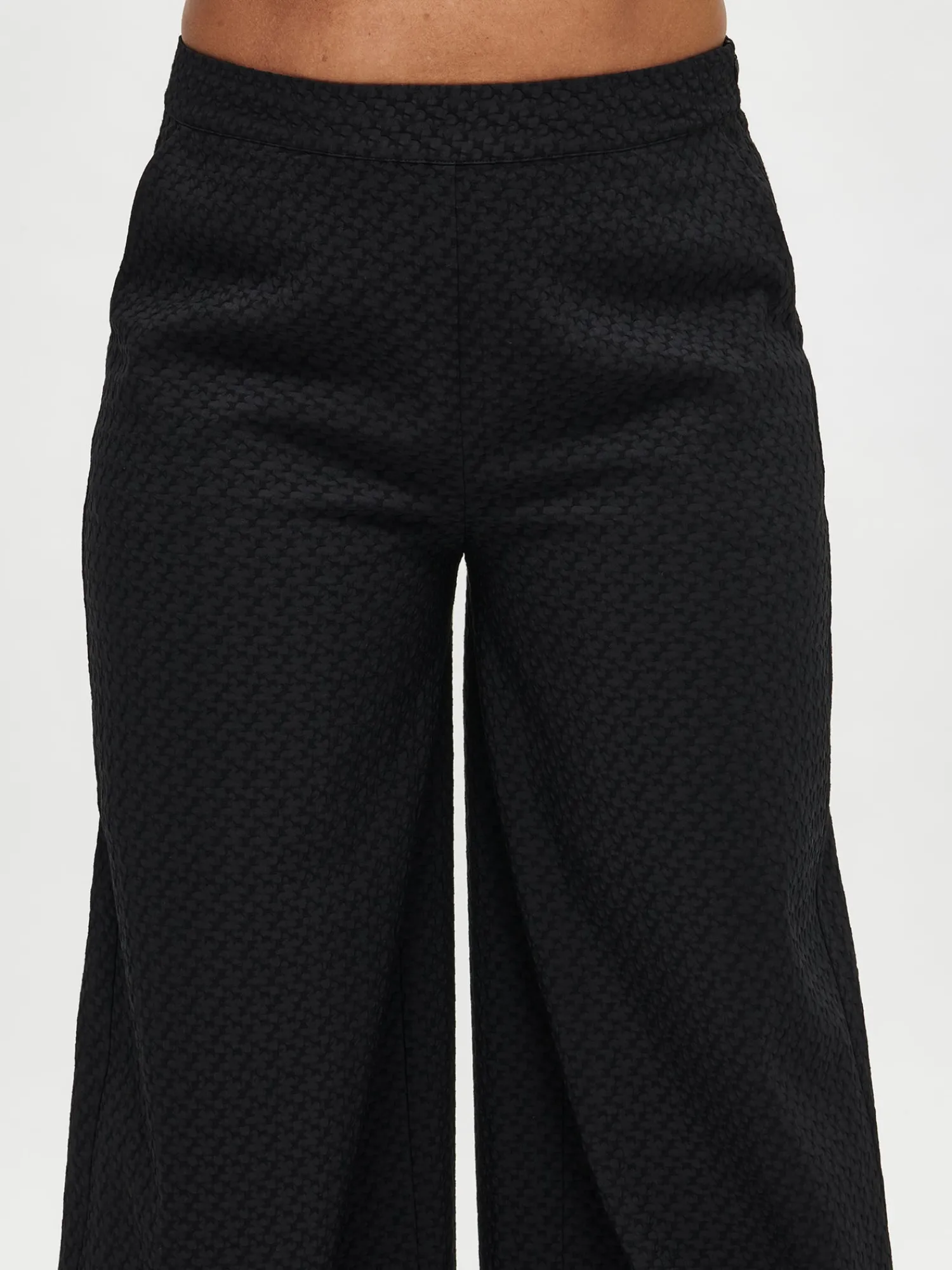 Nanso Housut Ja Farkut|Suosituimmat*RELIEFI housut -